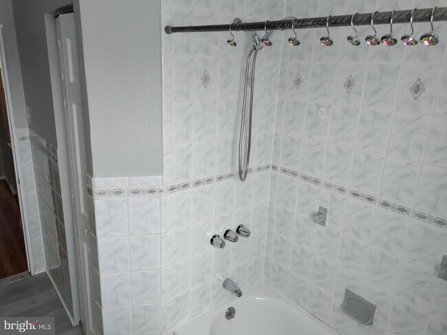 Photo - 7862 Kentley Rd