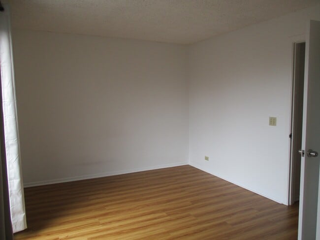 Building Photo - 33 Hualalai St