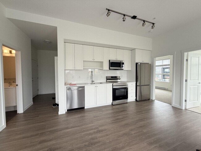 15733-15785 85 Ave Unit 607