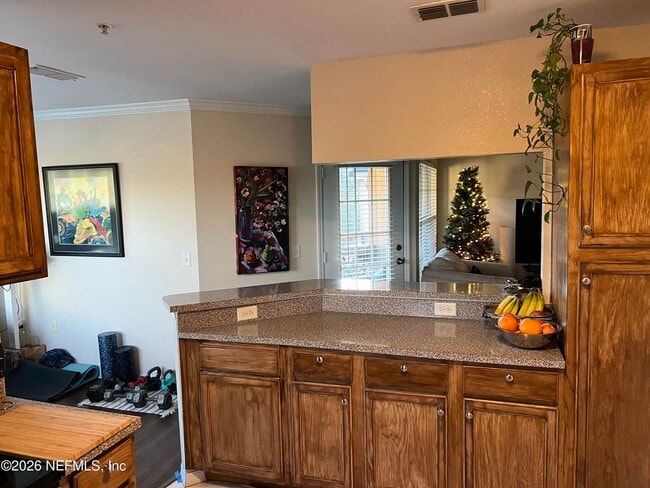 Building Photo - 7800 Point Meadows Dr Unit 731