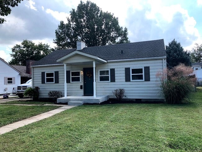 Building Photo - 1431 Lincoln Dr