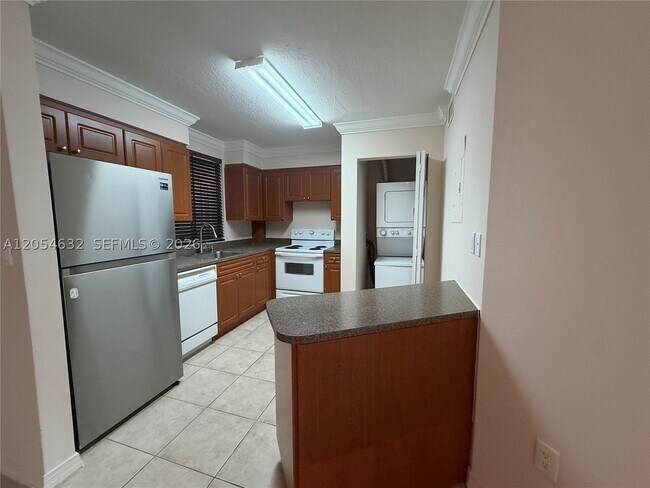 6195 NW 186th St Unit 114