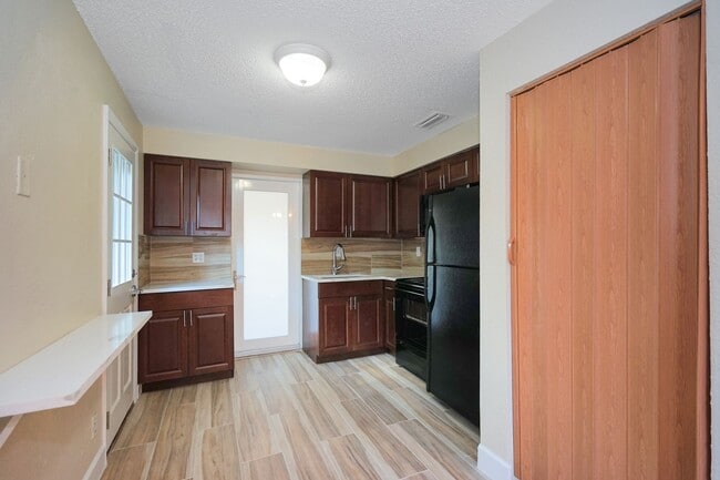 Photo - 2716 - YEAA Duplex Unit #1