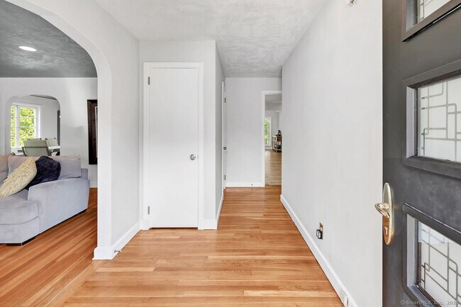 Photo - 26 Pearsall Pl