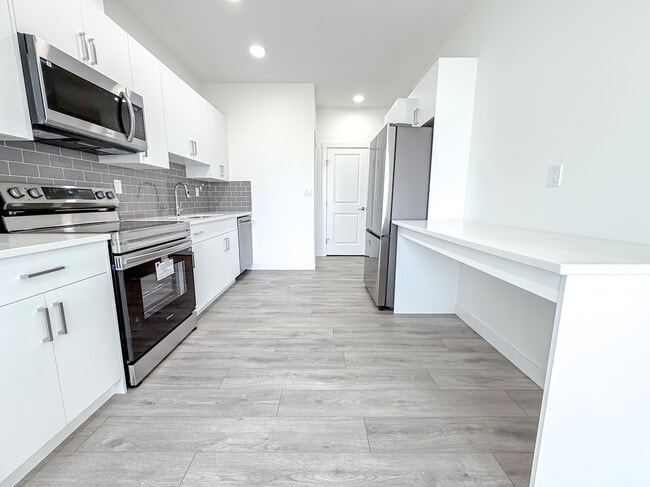 Photo - 7110 Keswick Dr SW