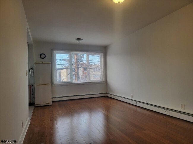 Photo - 24 E Price St