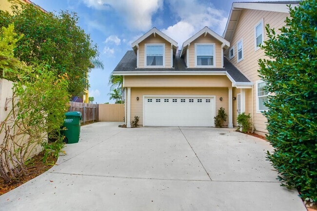 Building Photo - 1844 Dora Dr Unit A Rental