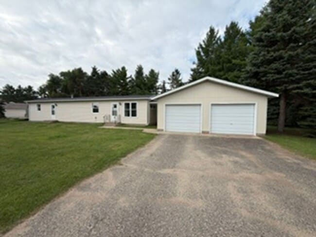 Photo - 109 Velkommen St NE