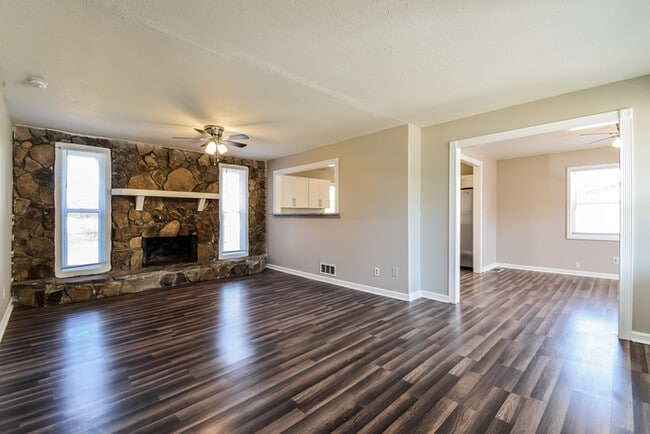 Photo - 455 Emmett St