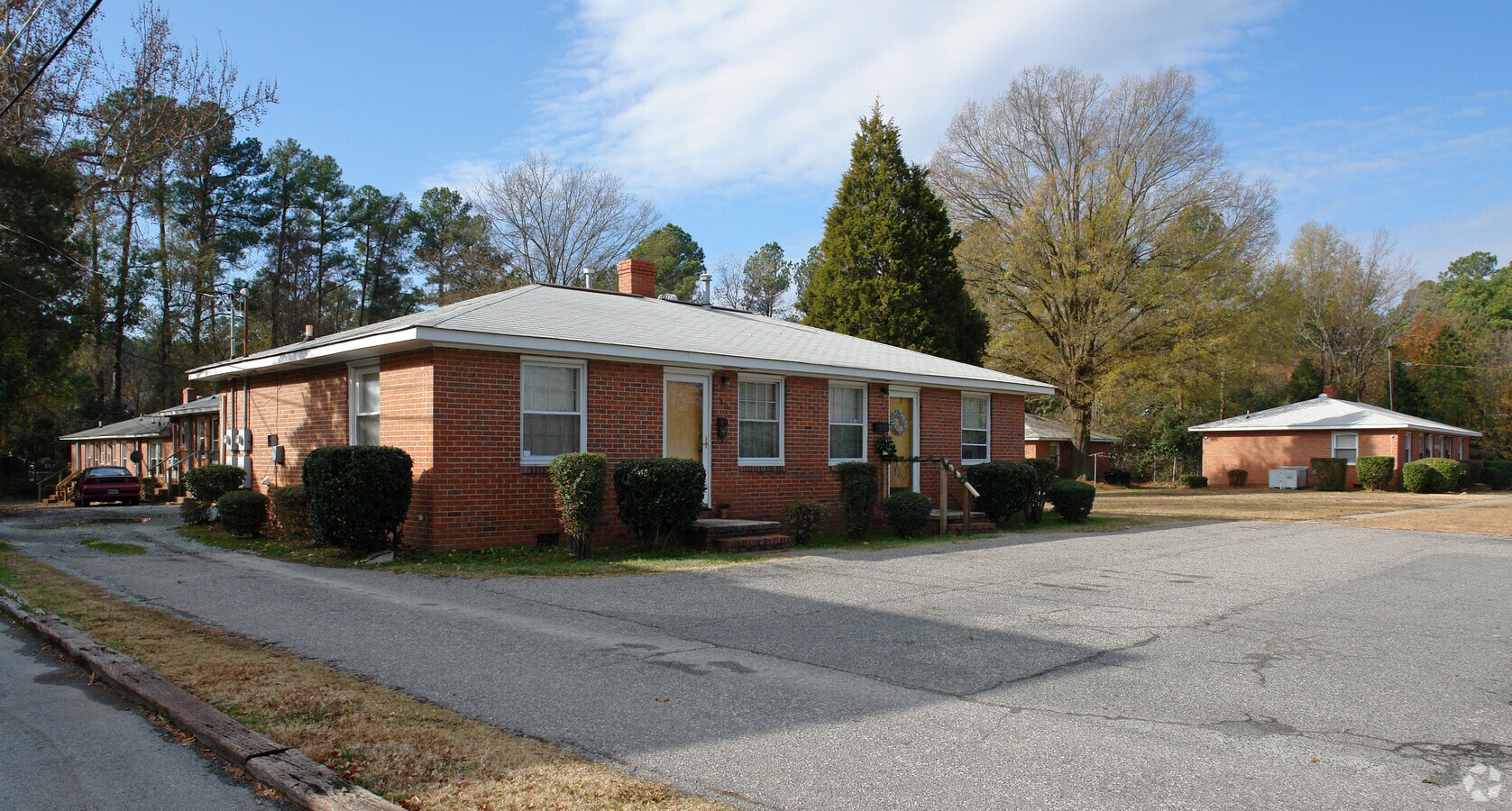 Photo - 3515 N Roxboro St Apartments