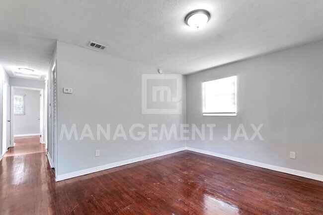 Photo - 2128 W 15th St