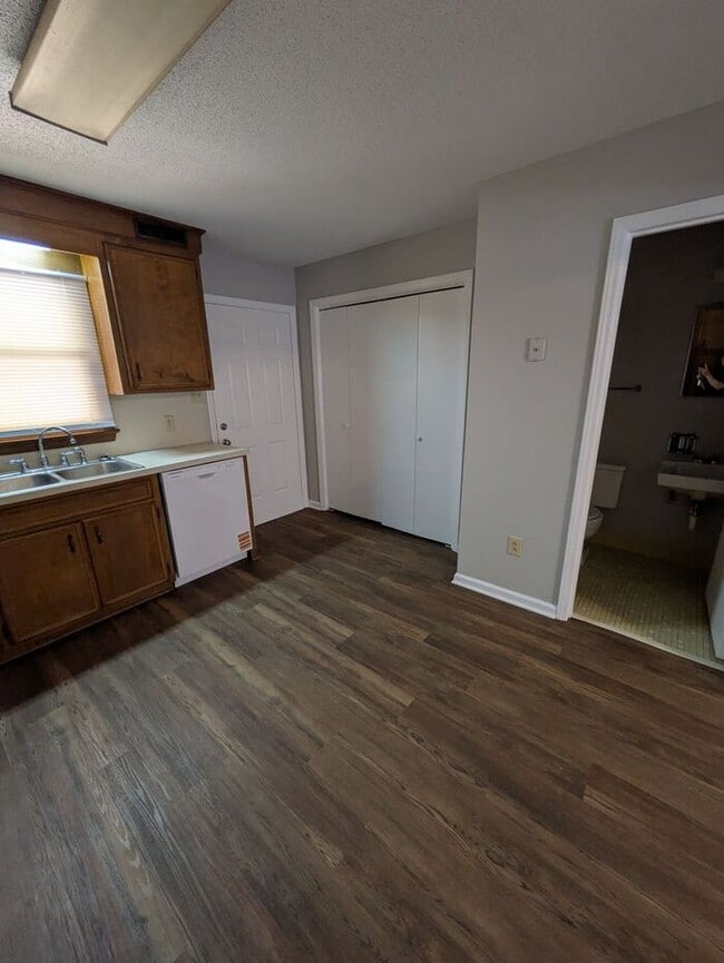 Photo - 2BD/1.5BA Unit in Hickory