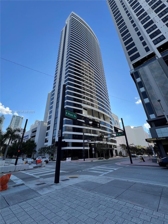 Building Photo - 225 N Miami Ave Unit 1502