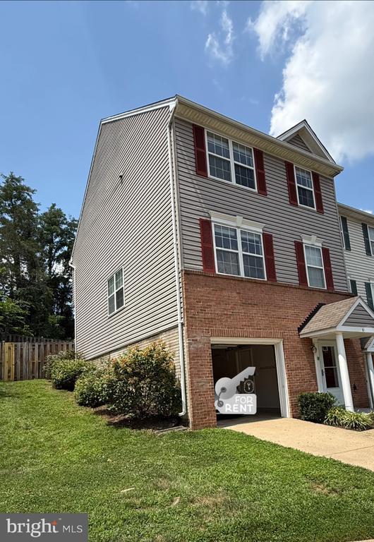 Photo - 61 Sire Way Townhome
