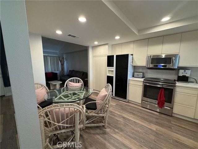 Photo - 38613 Wisteria Dr