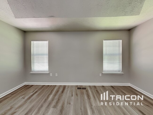 Photo - 2506 Lakeside Dr