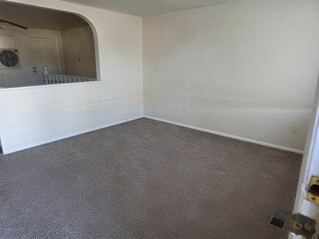 Photo - 78 Dick Trefz St