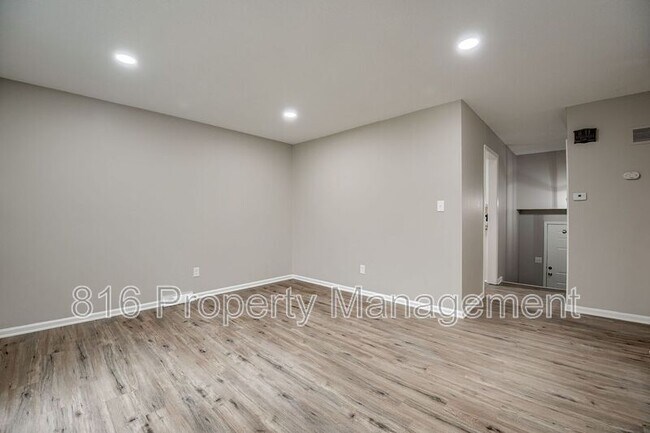 Photo - 1107 E Sea Ave Unit 1107