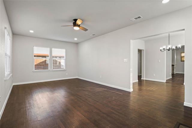 Photo - 820 W College St