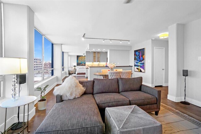 Building Photo - 1212 Guadalupe St Unit 1004