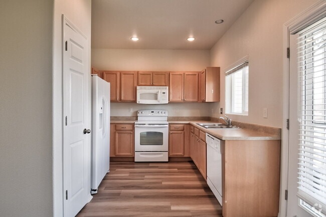 Building Photo - Move-In Ready 2-Bedroom with Central A/C –... Rental