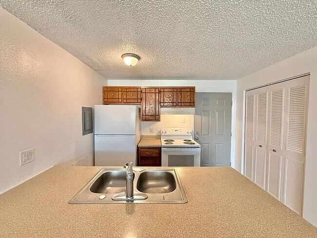 Photo - 1691 Moore Ave Unidad 03