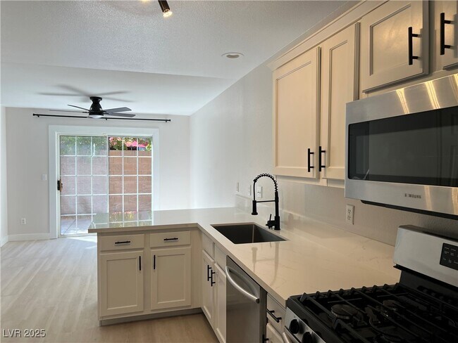 Photo - 10133 Quaint Tree St