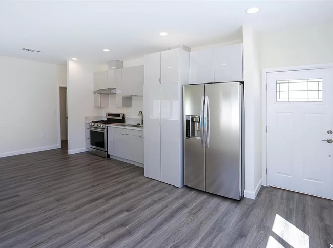 Photo - 7523 Milwood Ave