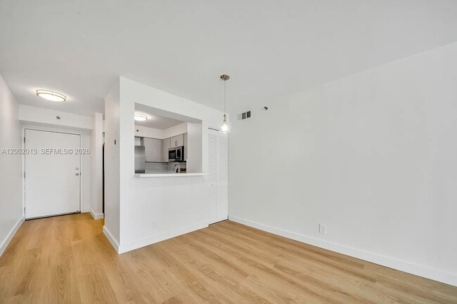 Photo - 501 SW 1st St Unit 502