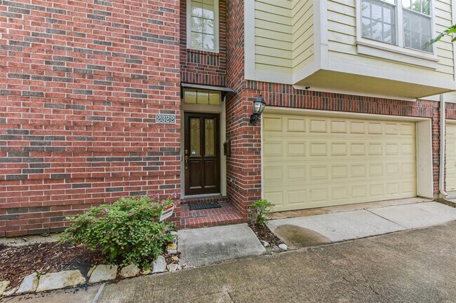 Building Photo - 2322 Chenevert St Rental