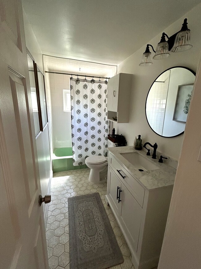 Photo - 210 Osborn St