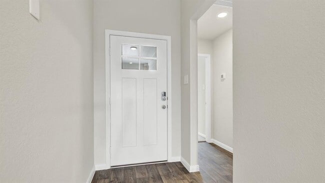 Photo - 332 St Thomas St