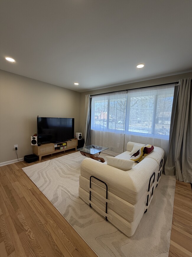 Photo - 6524 Greenleaf St