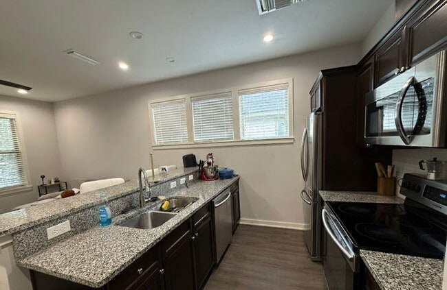Photo - Student Living Near UF - 3 Bed / 3 Bath Home with Balcony * $200 GIFT CARD INCENTIVES!* PER TENANT