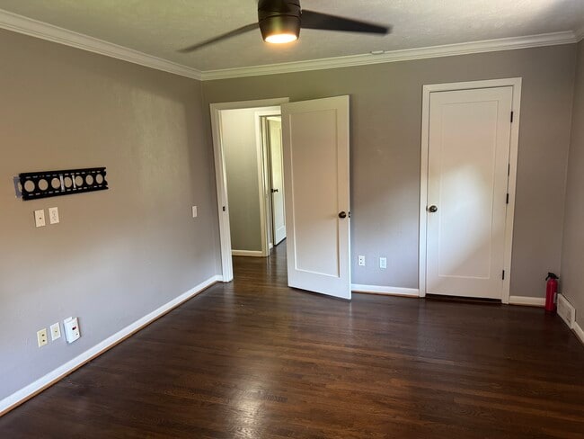 Building Photo - 10140 Creekmere Cir Rental