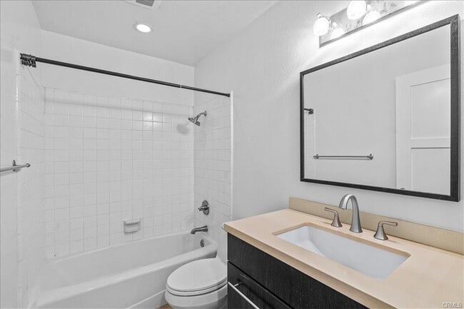 Photo - 15062 Lorenat St