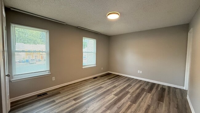Photo - 4614 Glanmire Dr