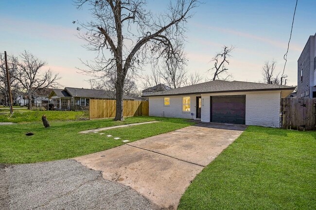 Photo - 4710 Hershe St