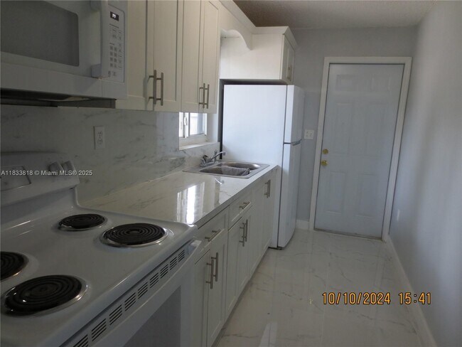 Photo - 1141 NW 30th St Unidad 1141