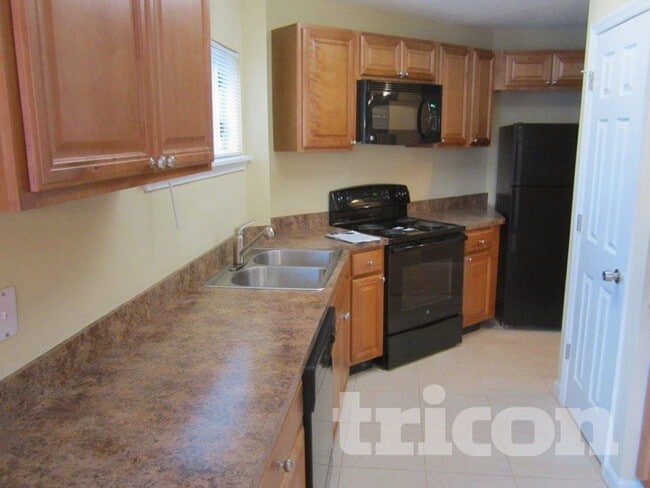 Photo - 6904 Holiday Rd N
