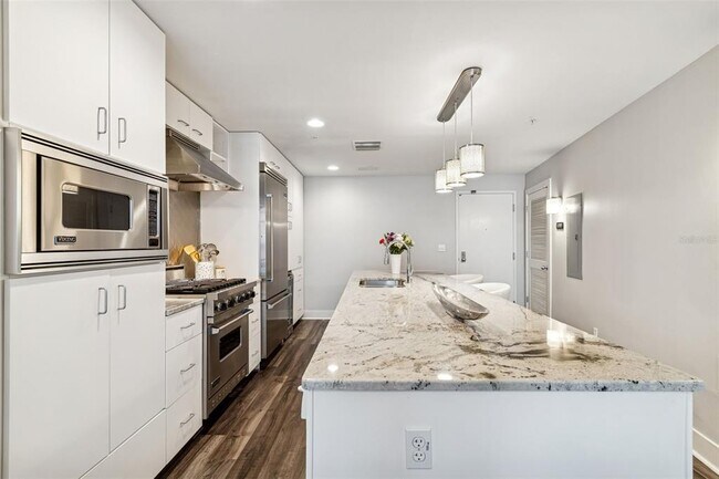 Photo - 1120 E Kennedy Blvd Unidad 312