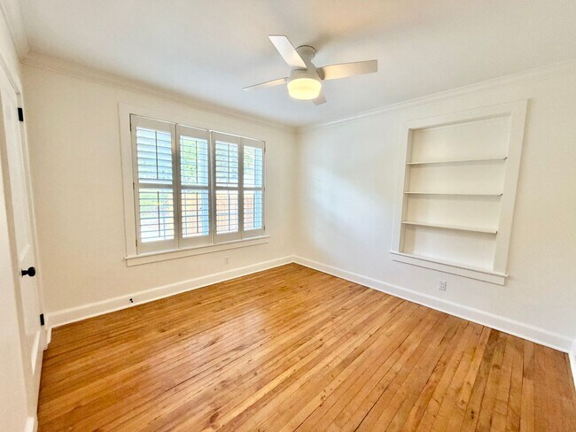 Photo - 3/2 Duplex Conveniently Situated in an Established Neighborhood!