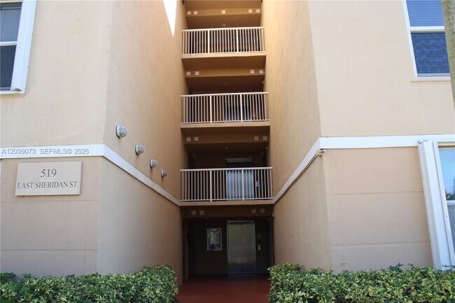 Photo - 519 E Sheridan St Unit 1082