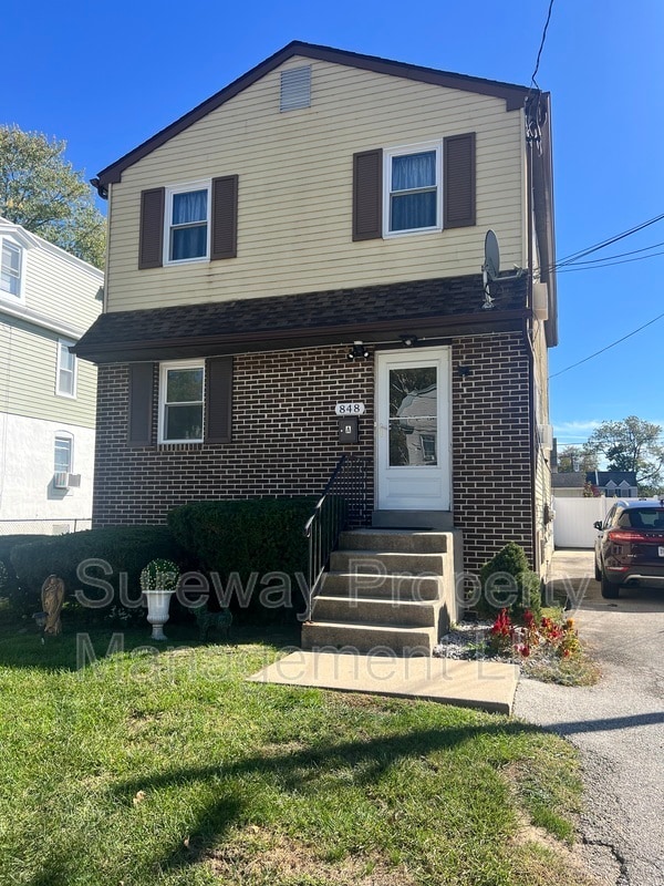 Building Photo - 848 8th Ave