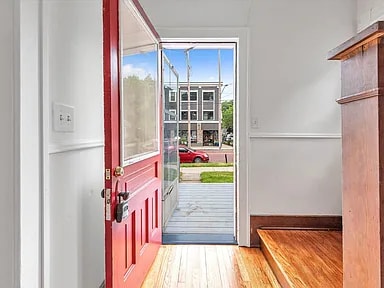 Photo - 1560 Wealthy St SE