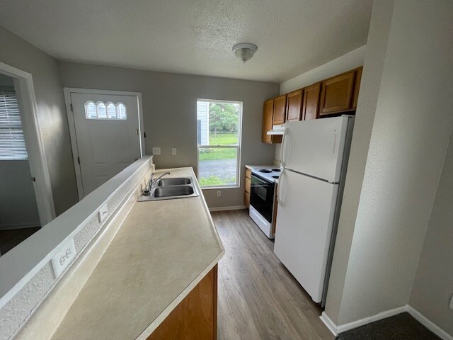 Photo - 4537 Elliot Ave