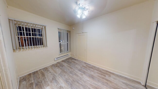 Photo - 2532 DALY STREET