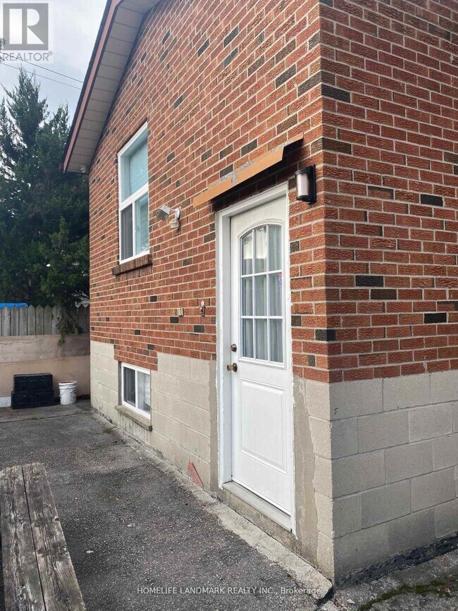 Photo - 169 Westmount Ave