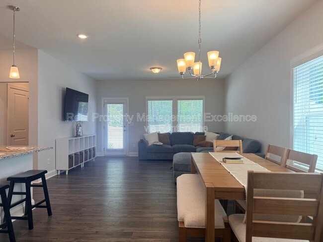 Photo - 540 Barrington Row Ave