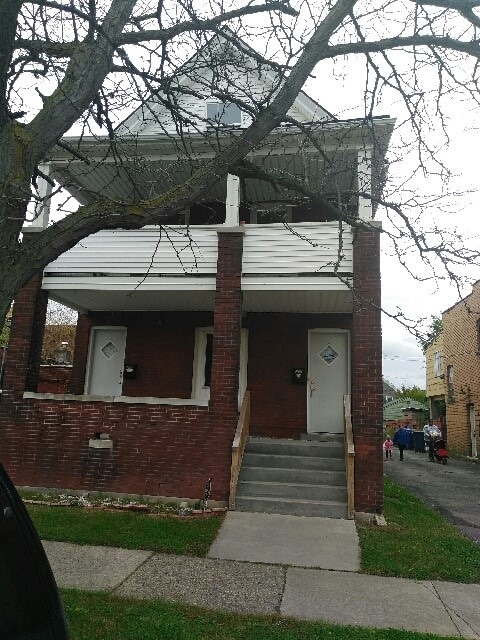 Photo - 639 16th St Apartments